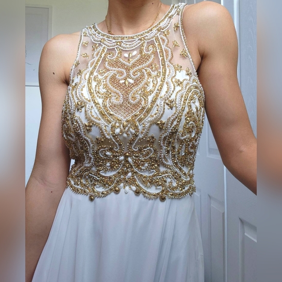 Prom dress - Picture 2 of 3